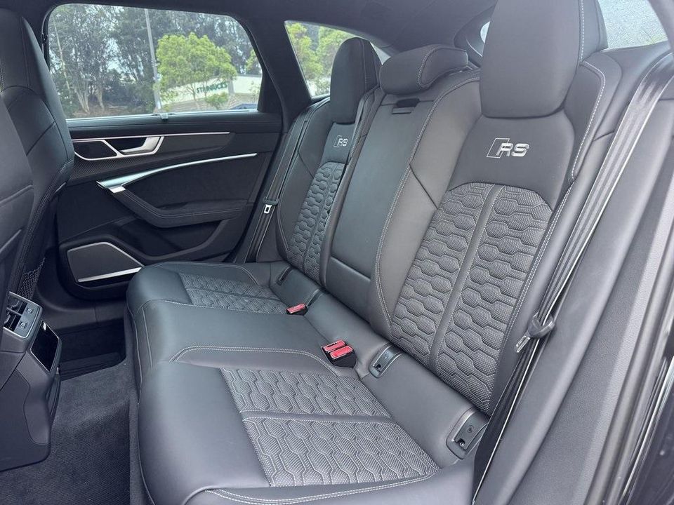 2025 Audi RS 6 Avant performance