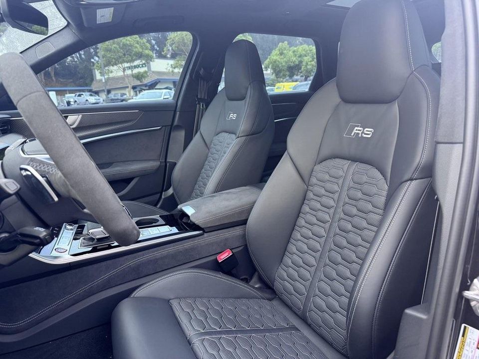 2025 Audi RS 6 Avant performance