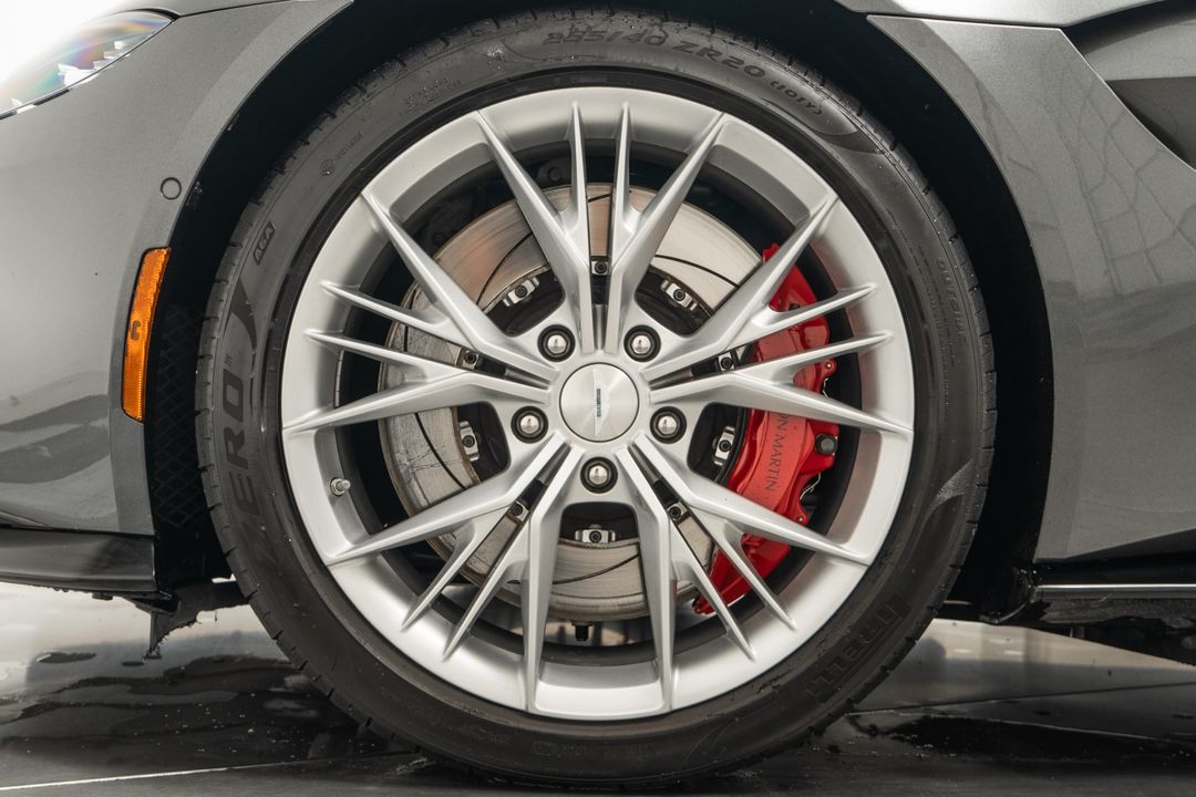 2022 Aston Martin Vantage