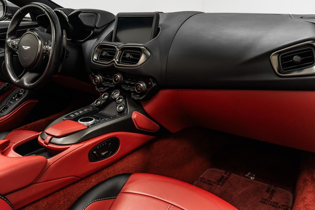 2022 Aston Martin Vantage