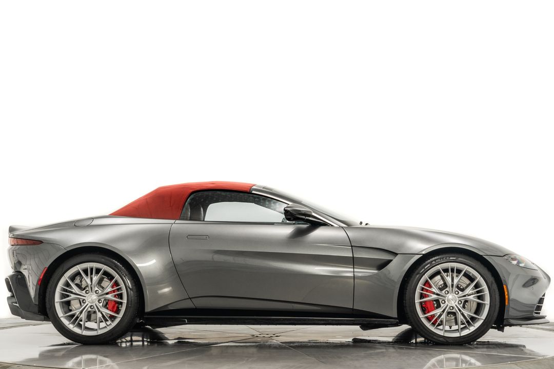 2022 Aston Martin Vantage