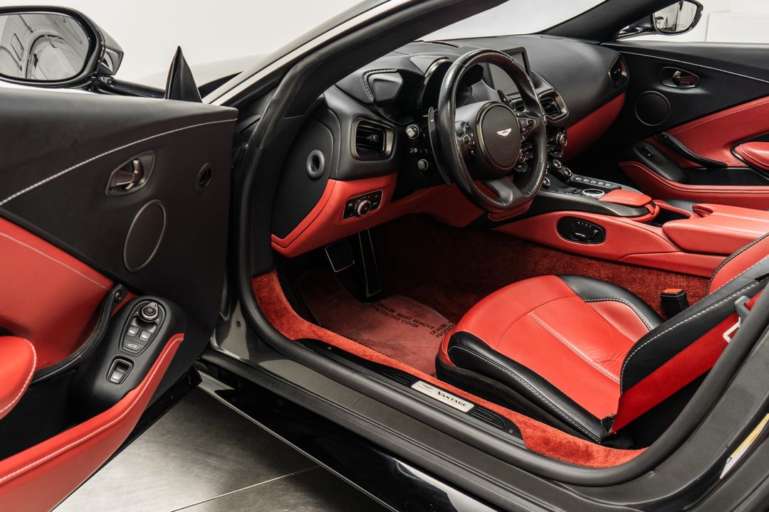 2022 Aston Martin Vantage
