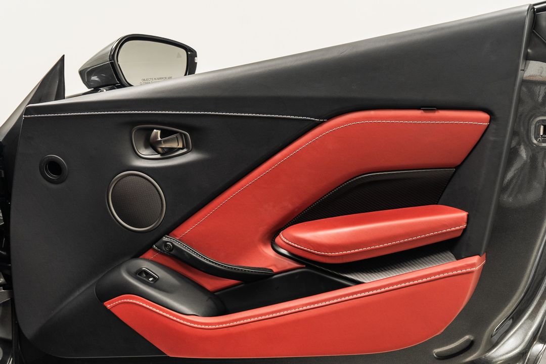 2022 Aston Martin Vantage