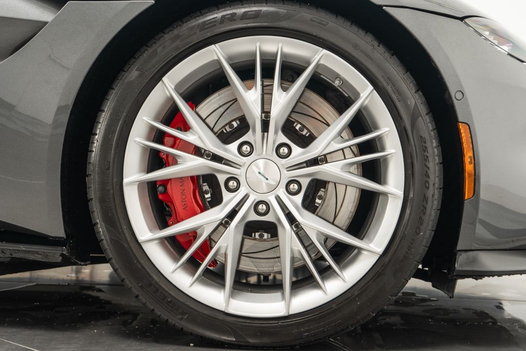 2022 Aston Martin Vantage