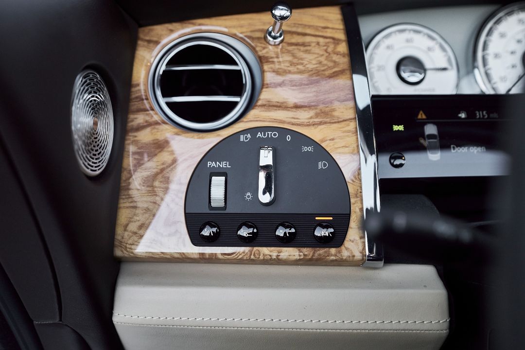 2017 Rolls-Royce Dawn