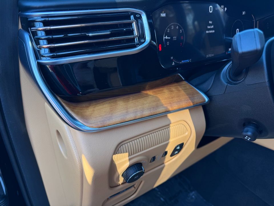 2024 Jeep Grand Wagoneer