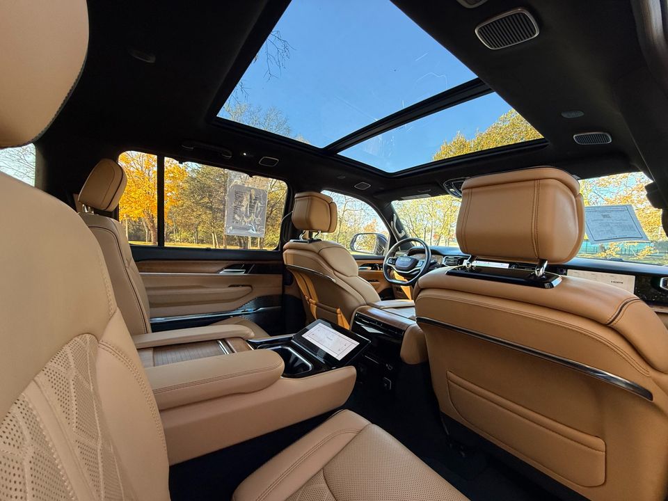 2024 Jeep Grand Wagoneer