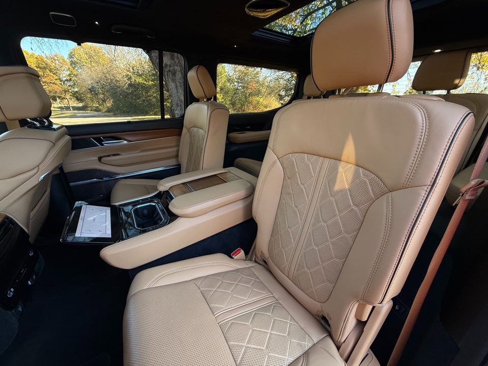 2024 Jeep Grand Wagoneer