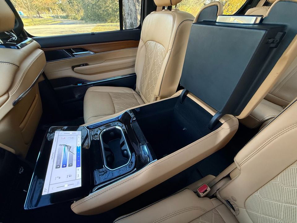 2024 Jeep Grand Wagoneer