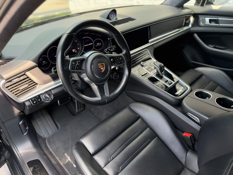 2020 Porsche Panamera