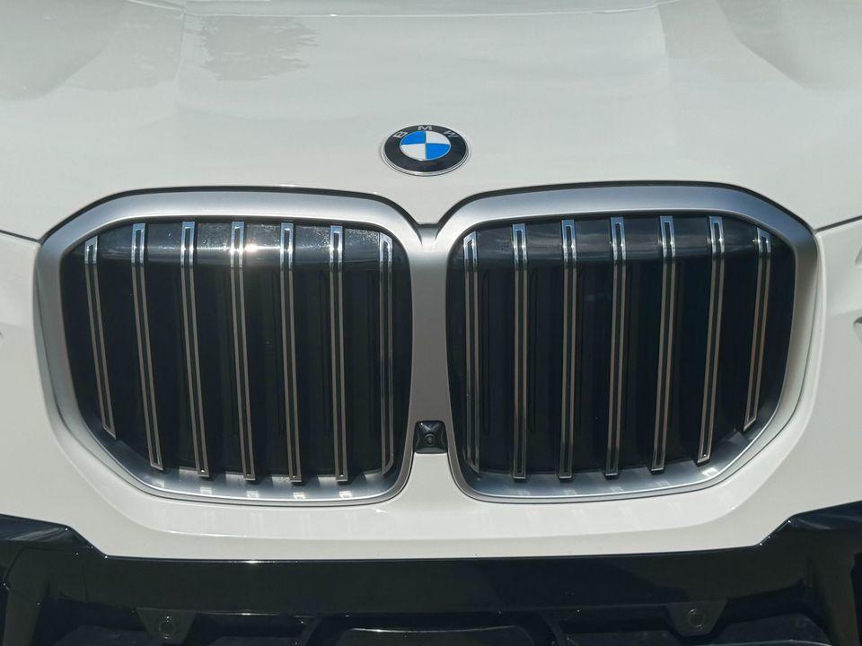 2025 BMW X7