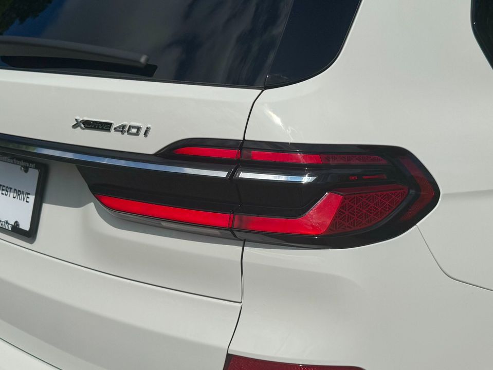 2025 BMW X7