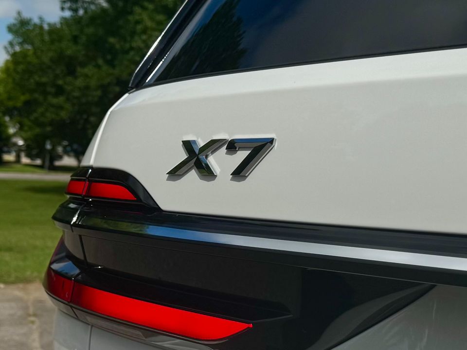 2025 BMW X7