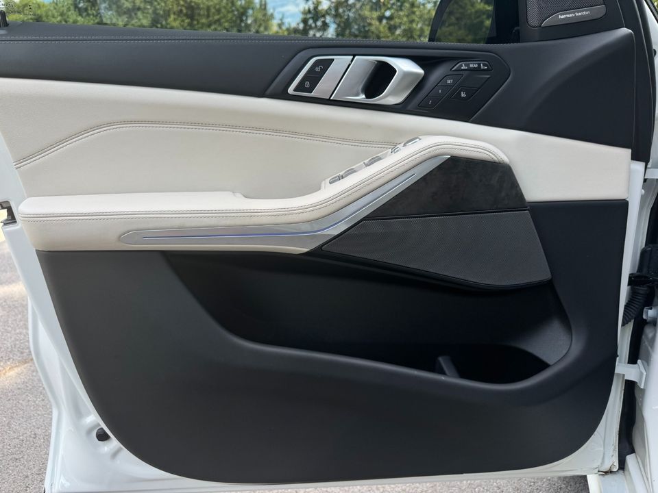 2025 BMW X7