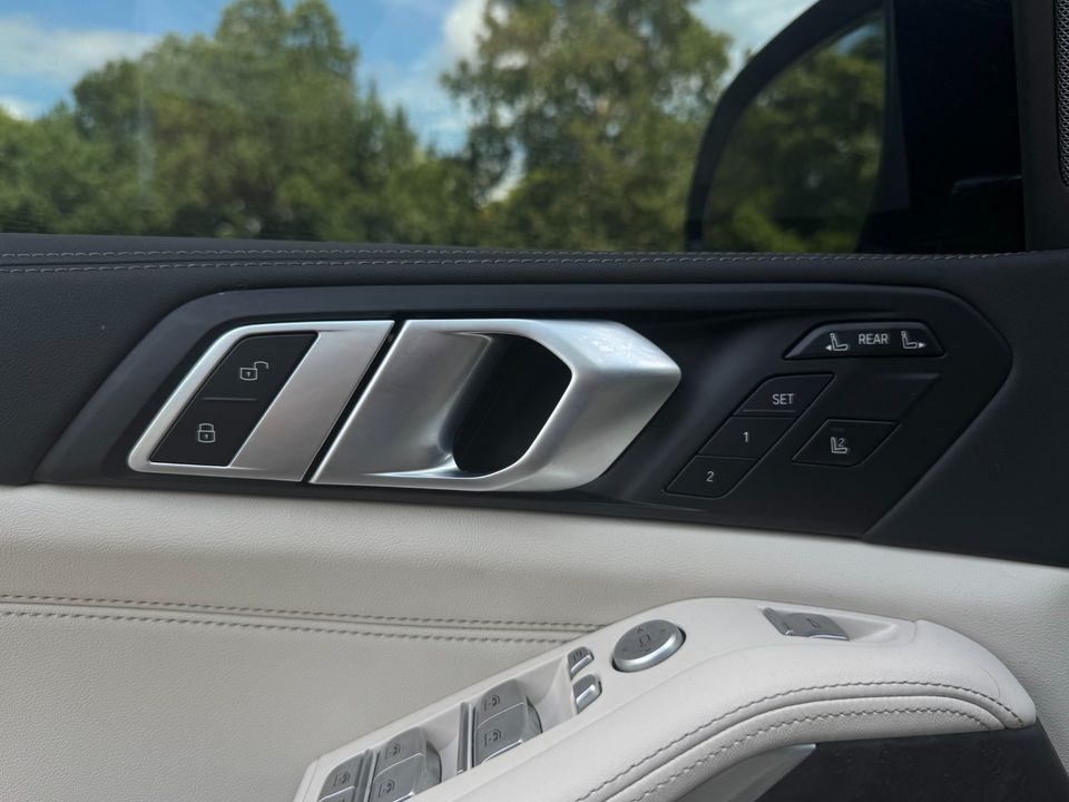 2025 BMW X7
