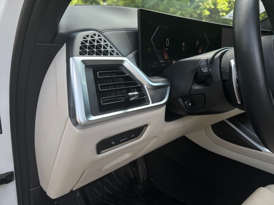 2025 BMW X7
