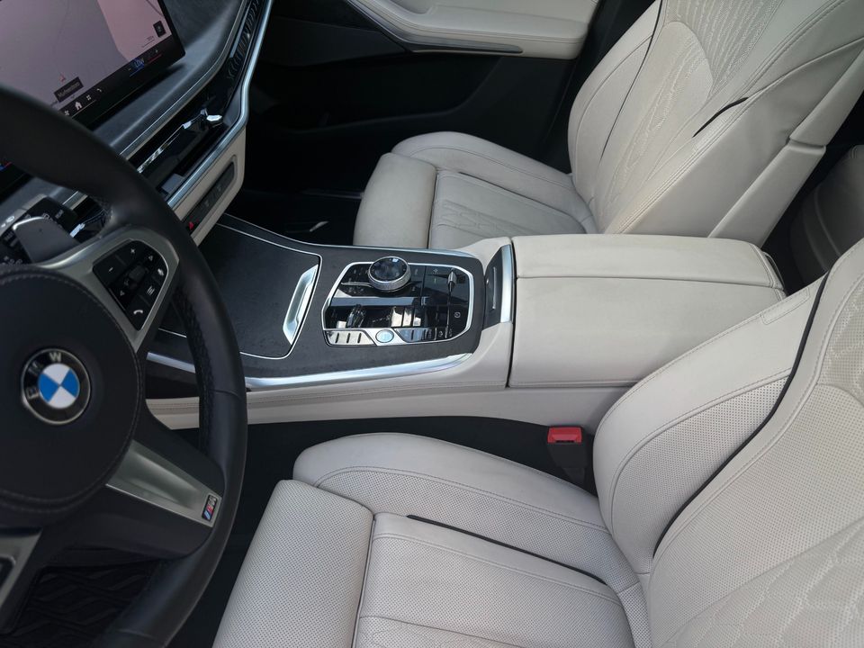 2025 BMW X7