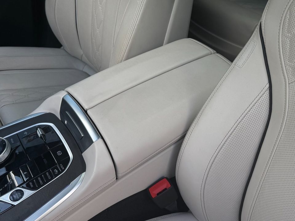 2025 BMW X7
