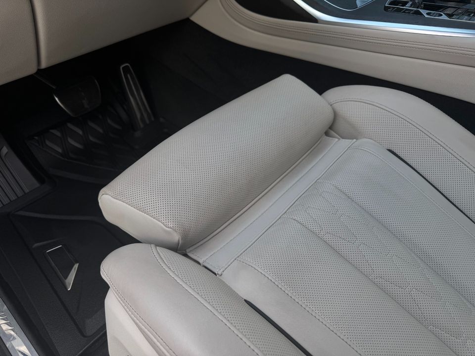 2025 BMW X7