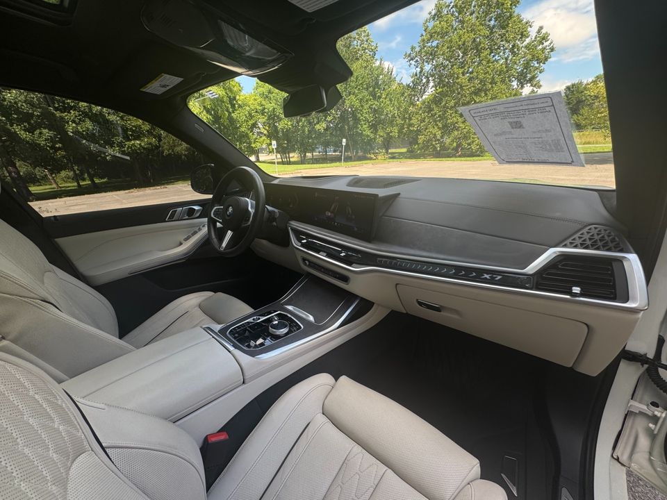 2025 BMW X7