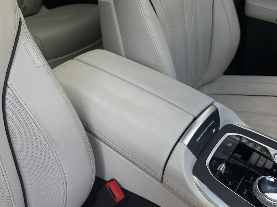 2025 BMW X7