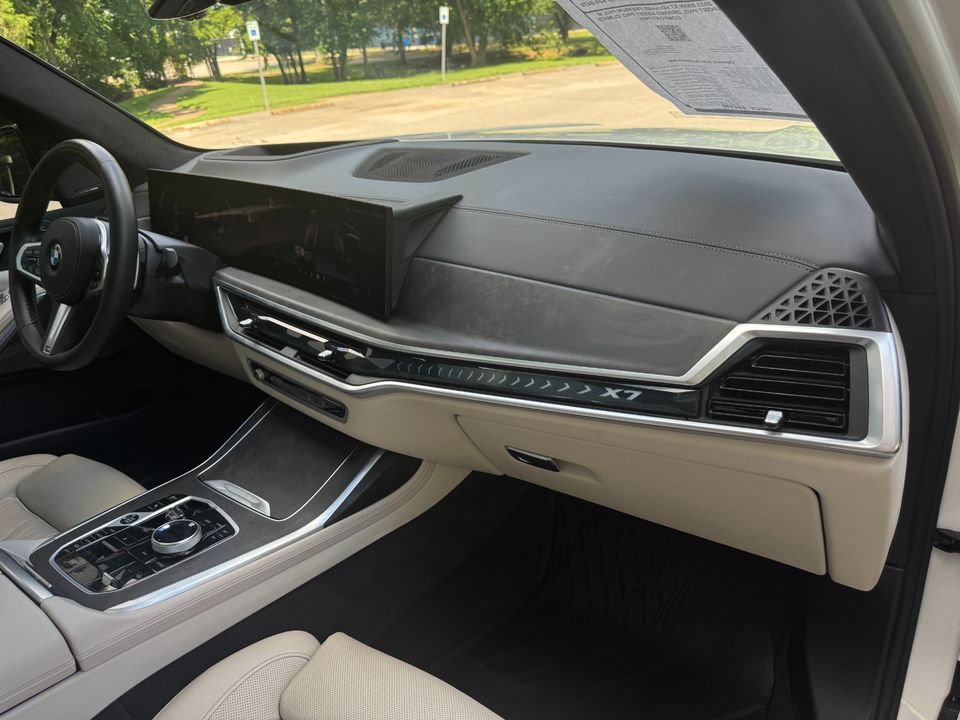 2025 BMW X7