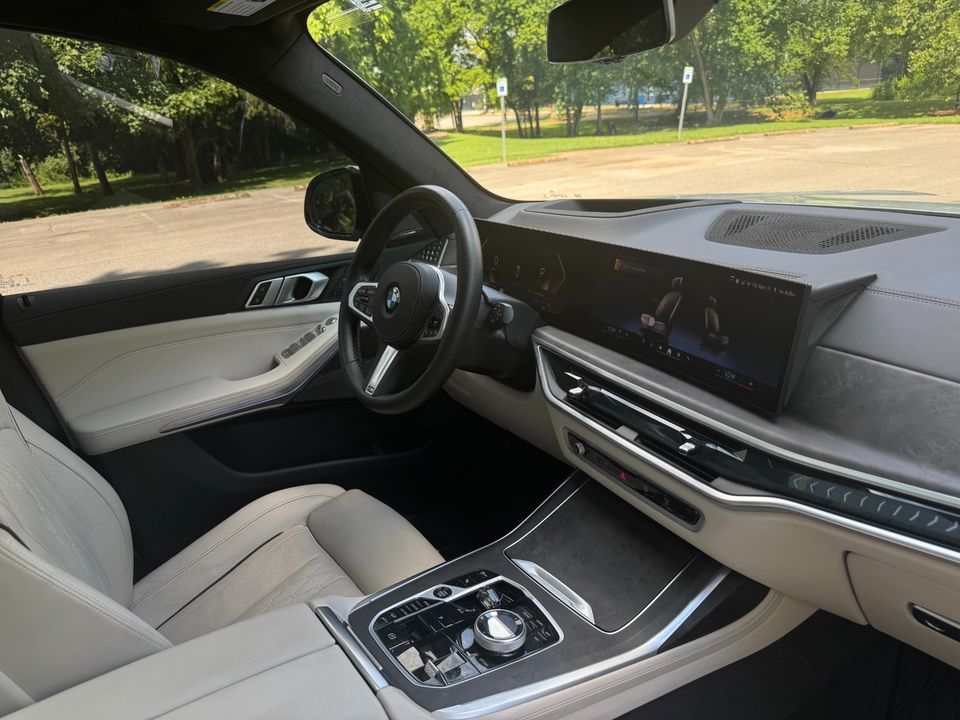 2025 BMW X7