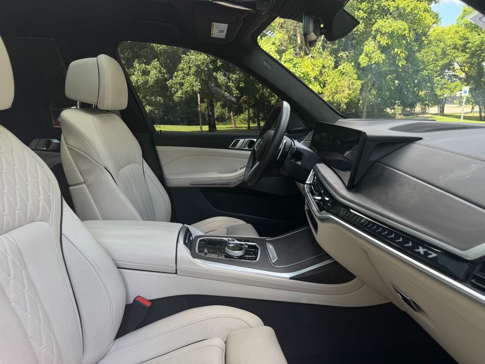 2025 BMW X7
