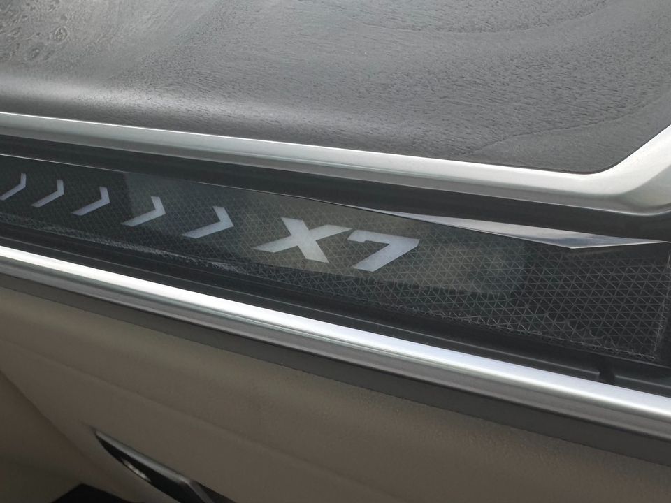 2025 BMW X7
