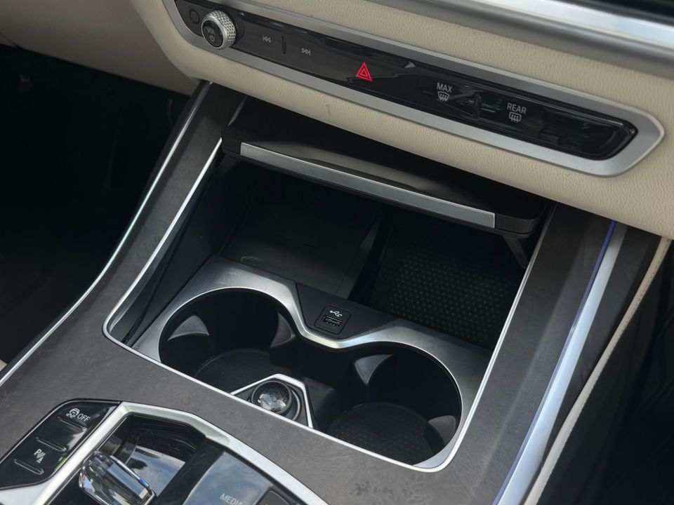2025 BMW X7