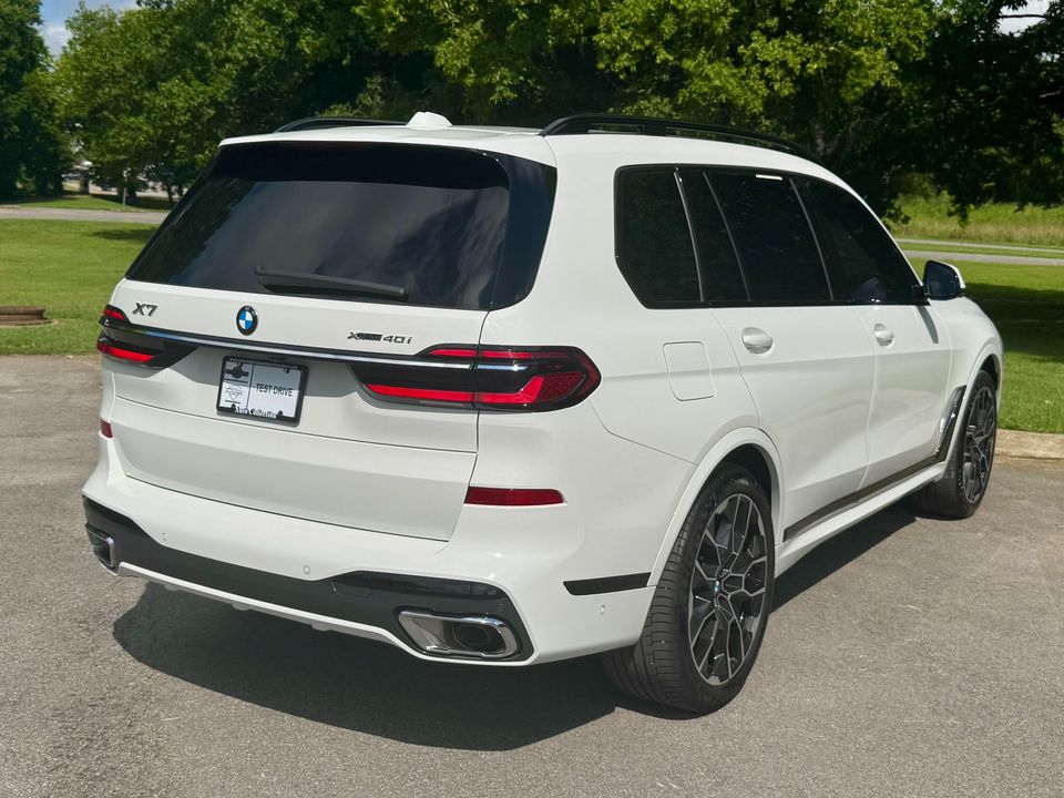 2025 BMW X7