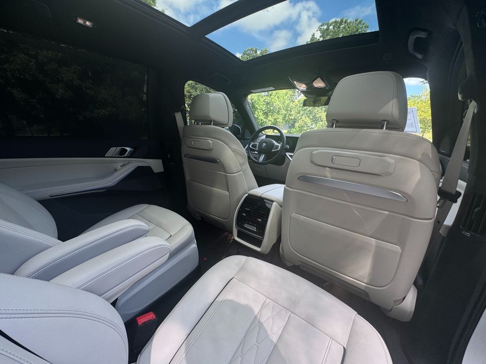 2025 BMW X7