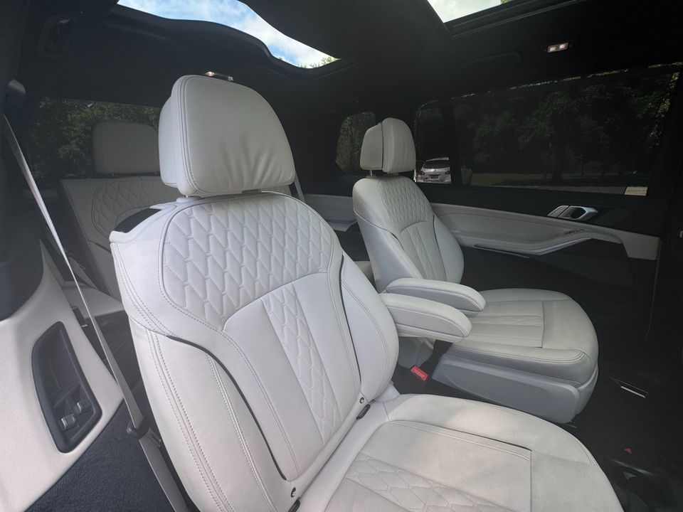 2025 BMW X7