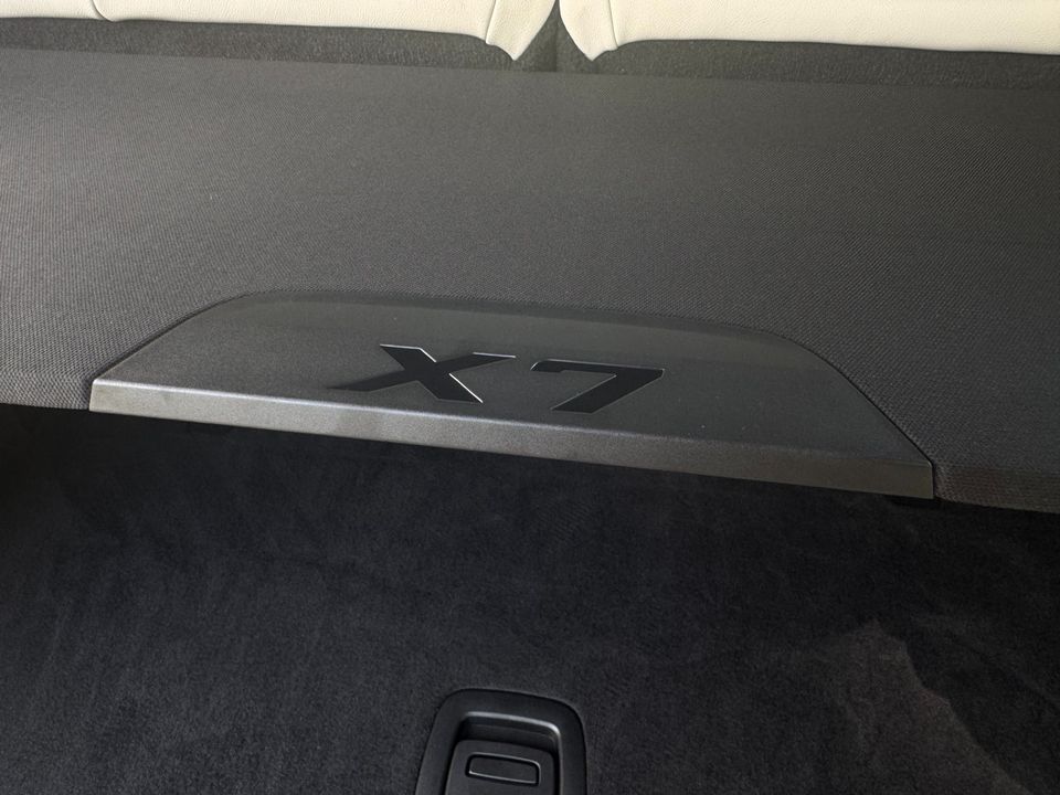 2025 BMW X7