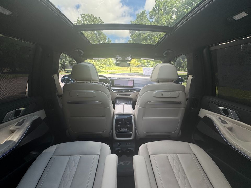 2025 BMW X7