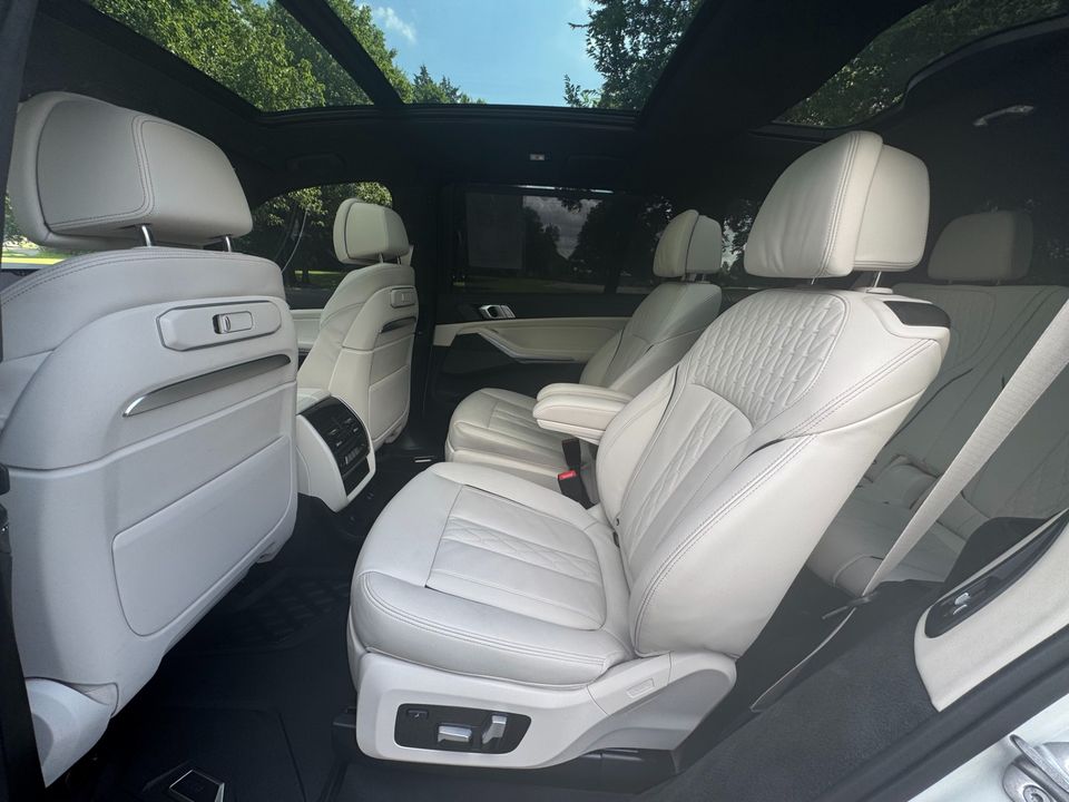 2025 BMW X7