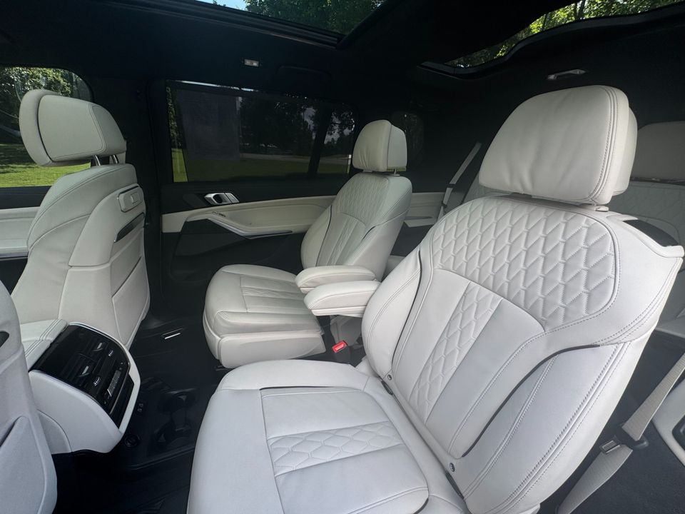 2025 BMW X7