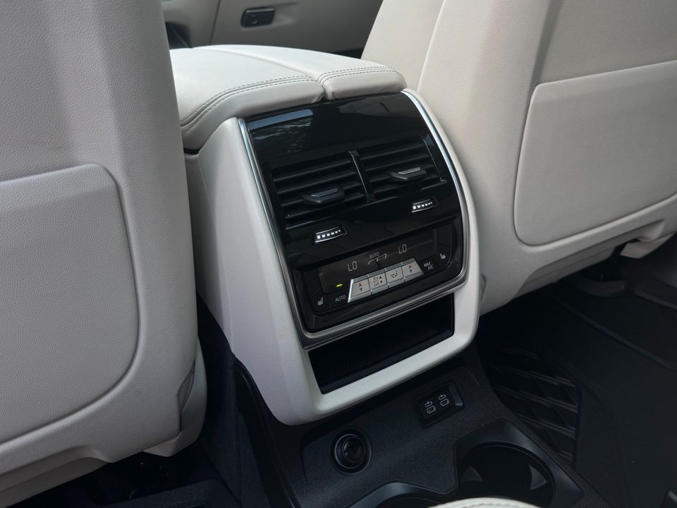 2025 BMW X7