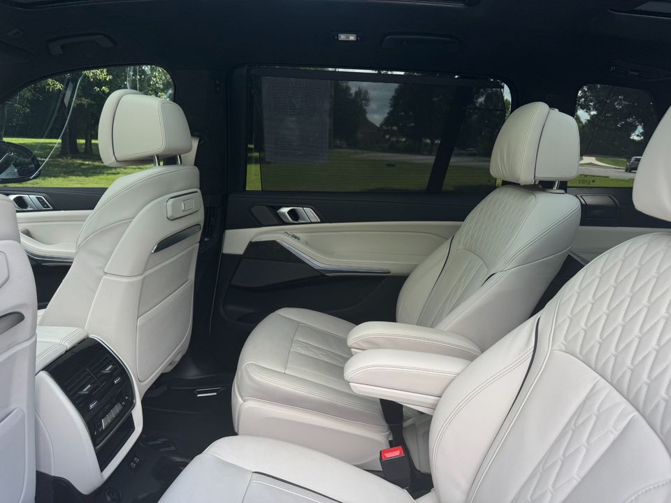 2025 BMW X7