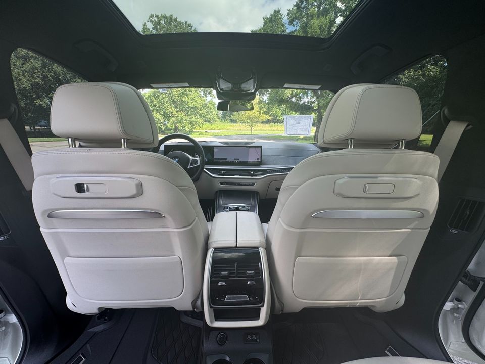 2025 BMW X7