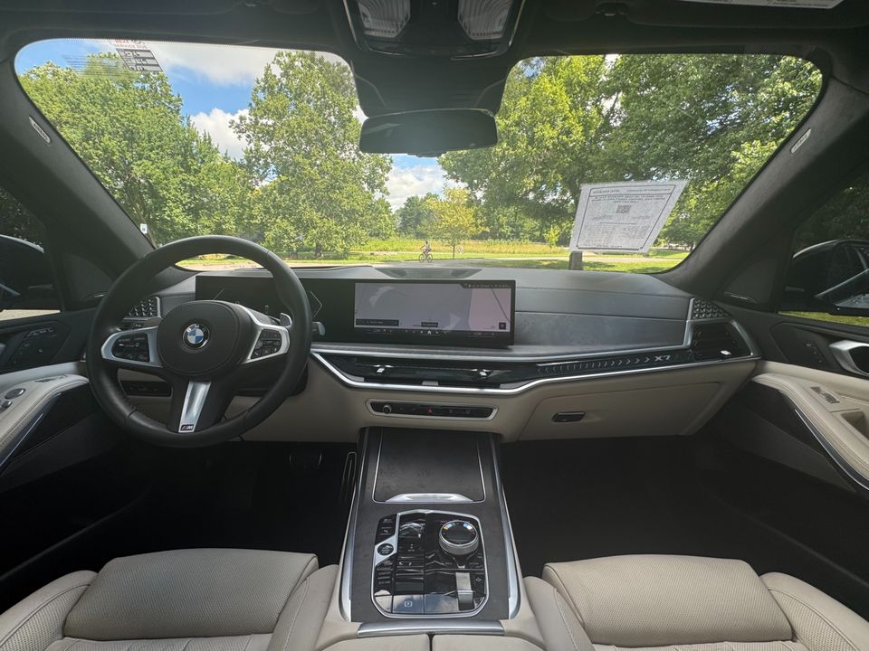 2025 BMW X7