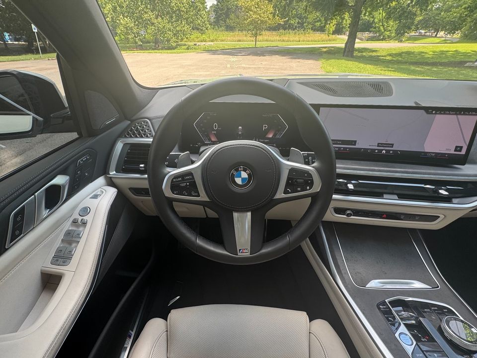 2025 BMW X7