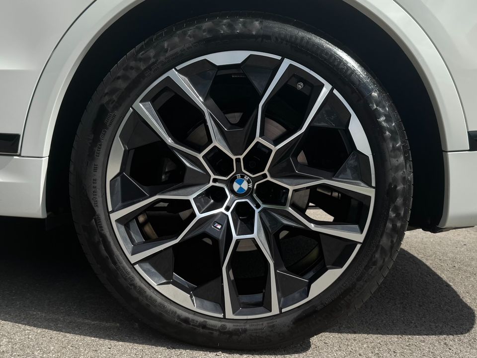 2025 BMW X7