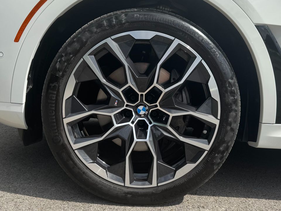 2025 BMW X7