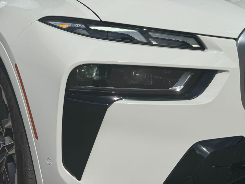 2025 BMW X7
