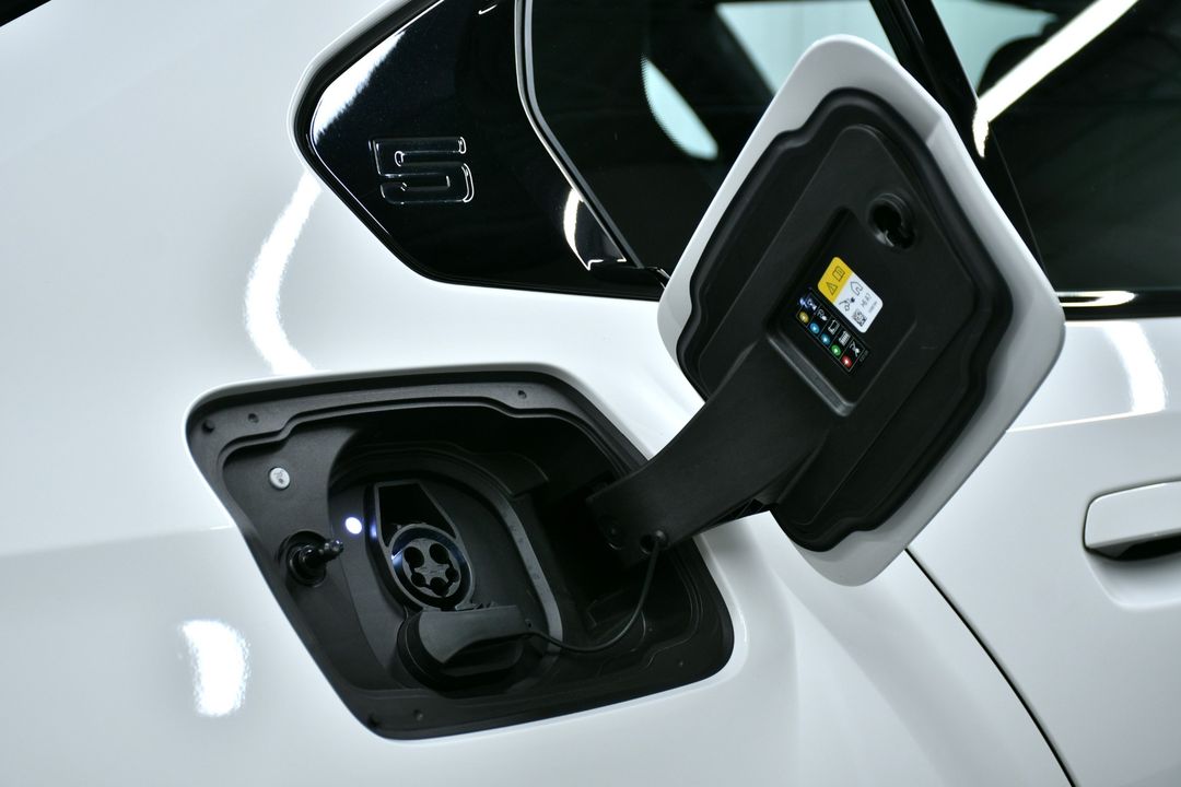 2025 BMW i5