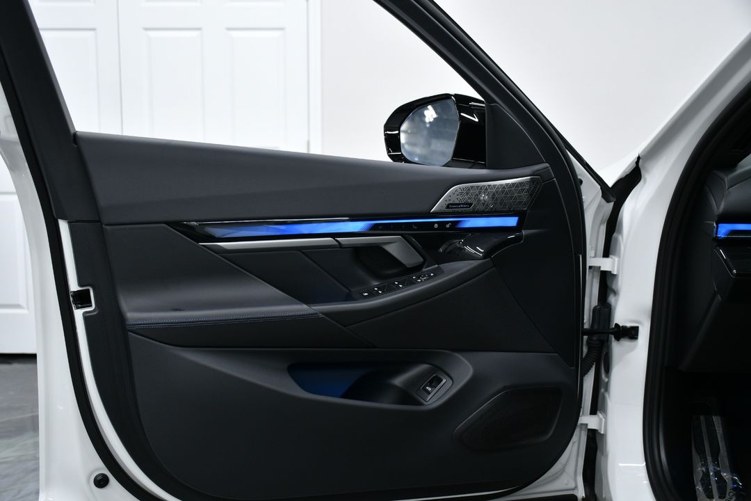 2025 BMW i5