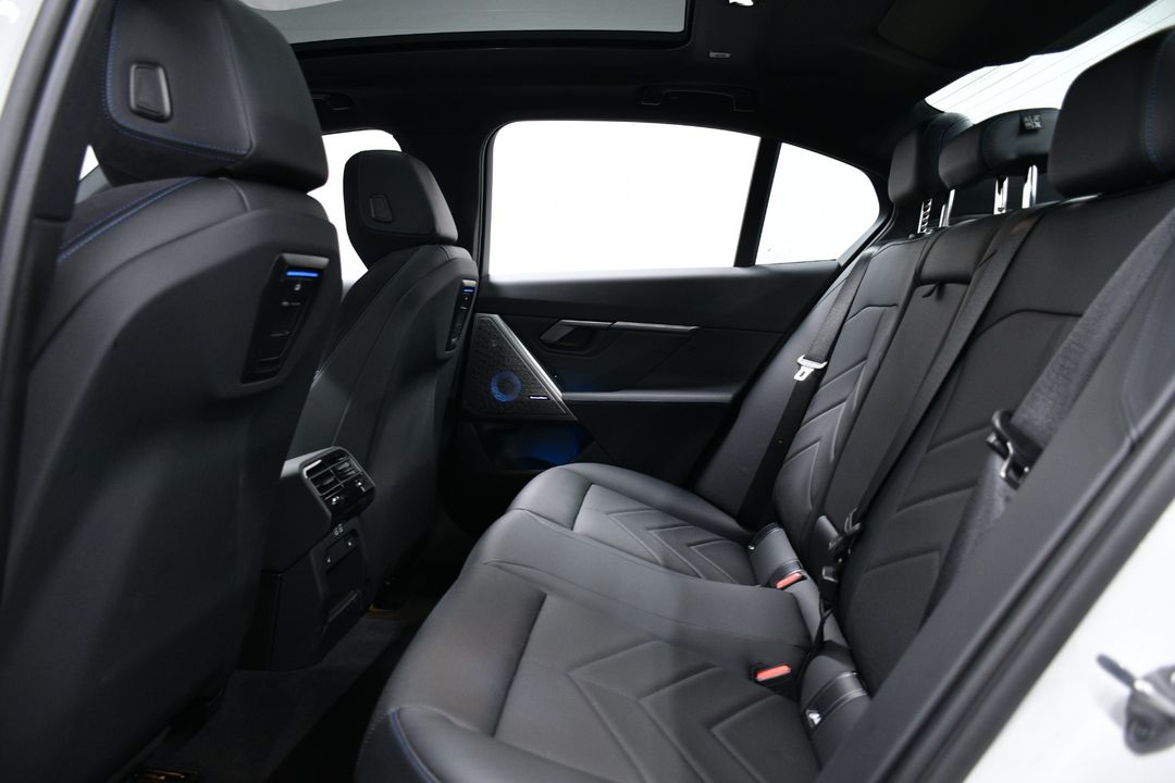 2025 BMW i5