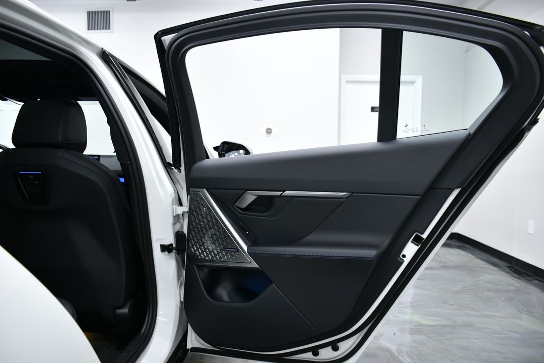 2025 BMW i5