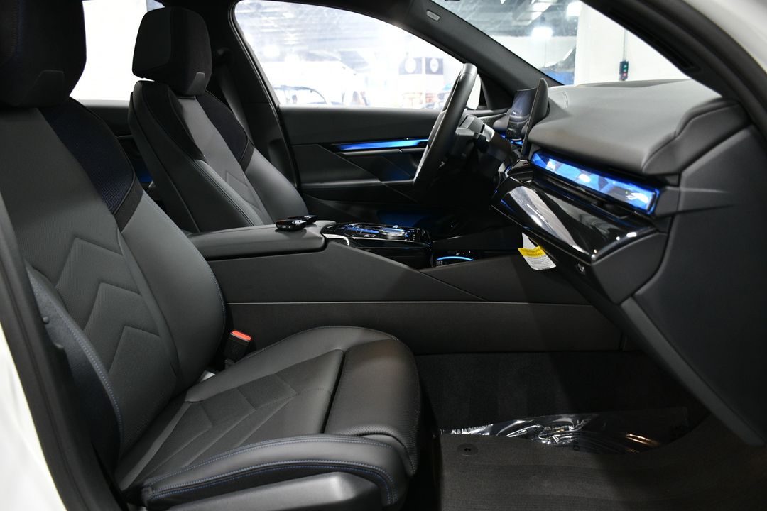 2025 BMW i5